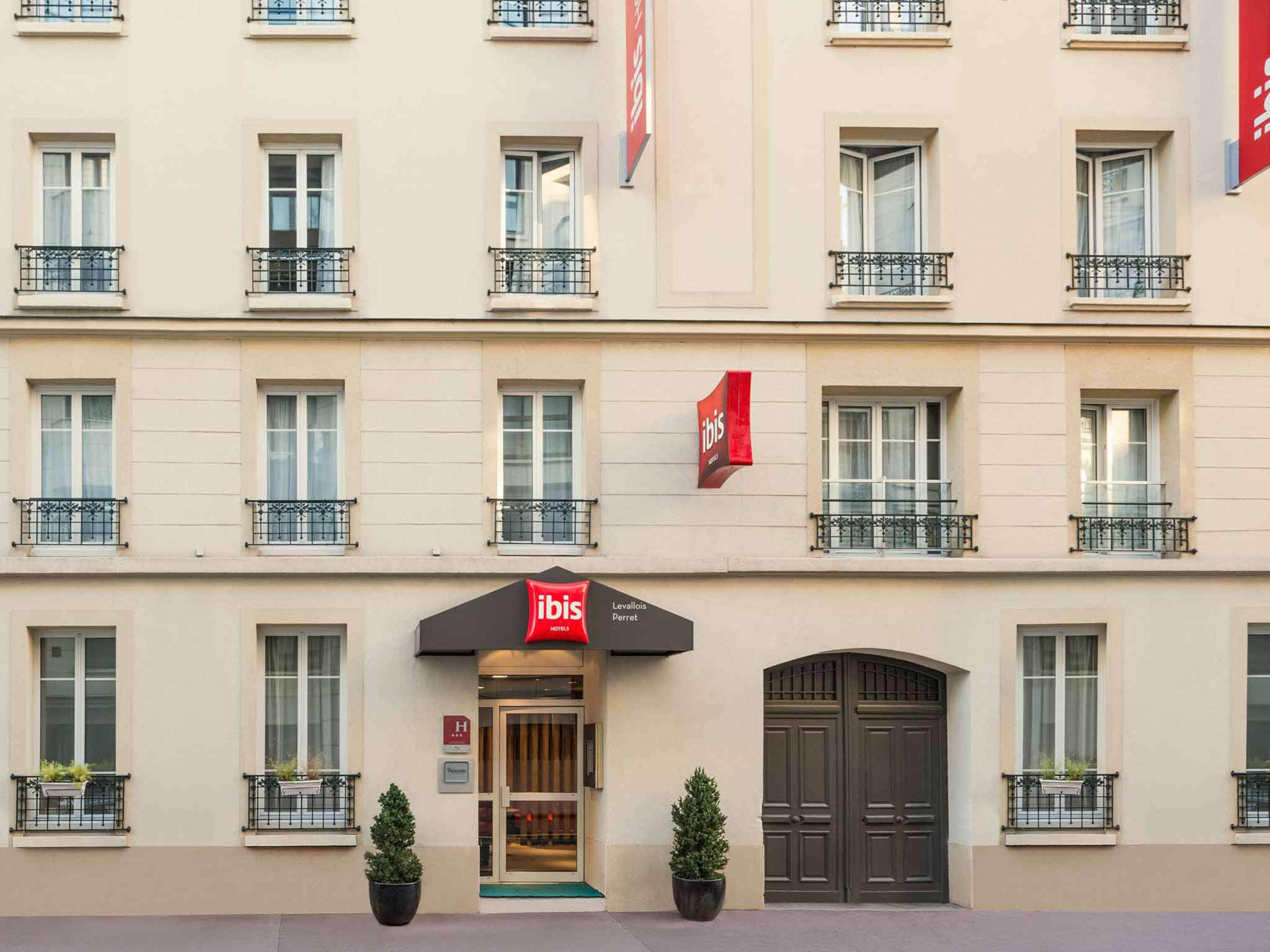 Ibis Levallois Perret Exteriör bild