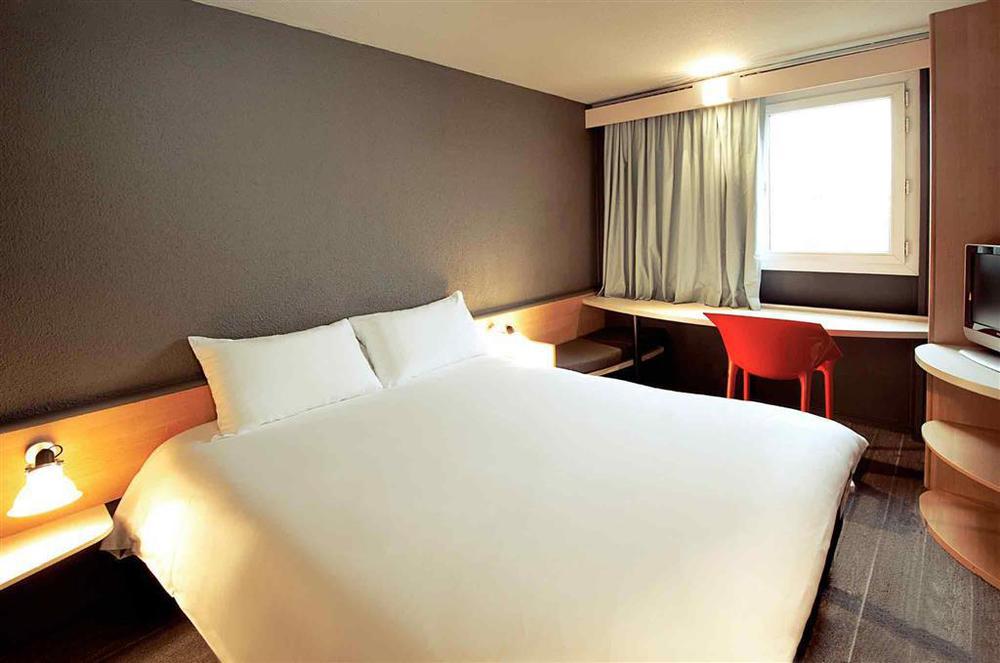 Ibis Levallois Perret Exteriör bild